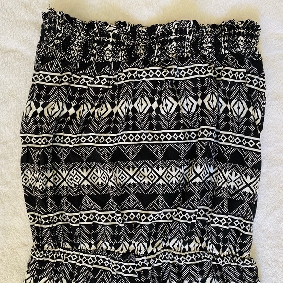 Body Central Aztec Strapless Romper - Picture 5 of 7